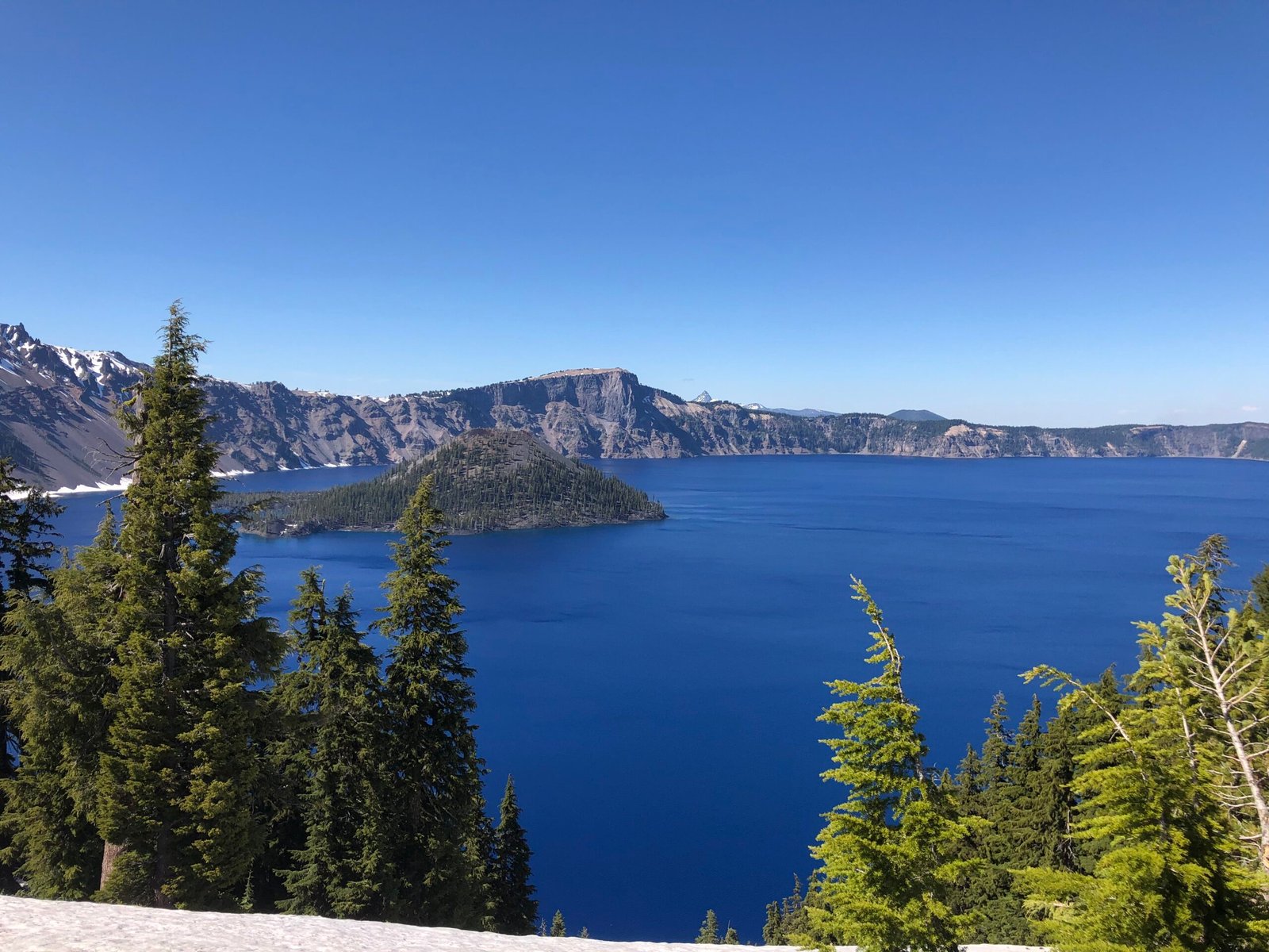 Crater Lake with view of Wizard Island